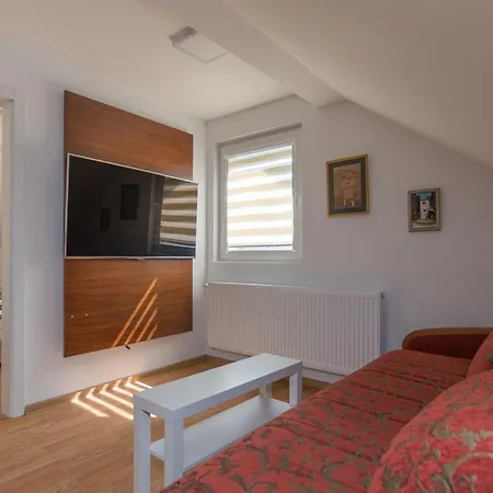 Ferienhaus Vikendica 
